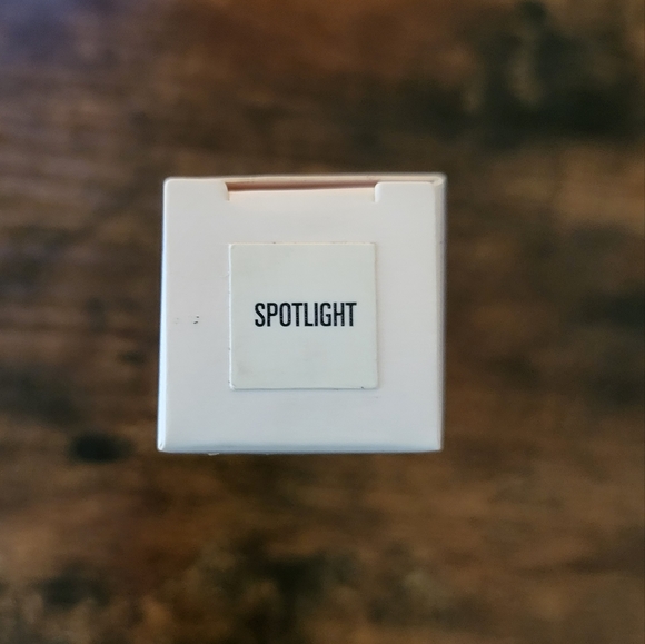 Kylie Cosmetics Kylight - Picture 3 of 3